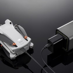 DJI 30W USB-C įkroviklis - charger